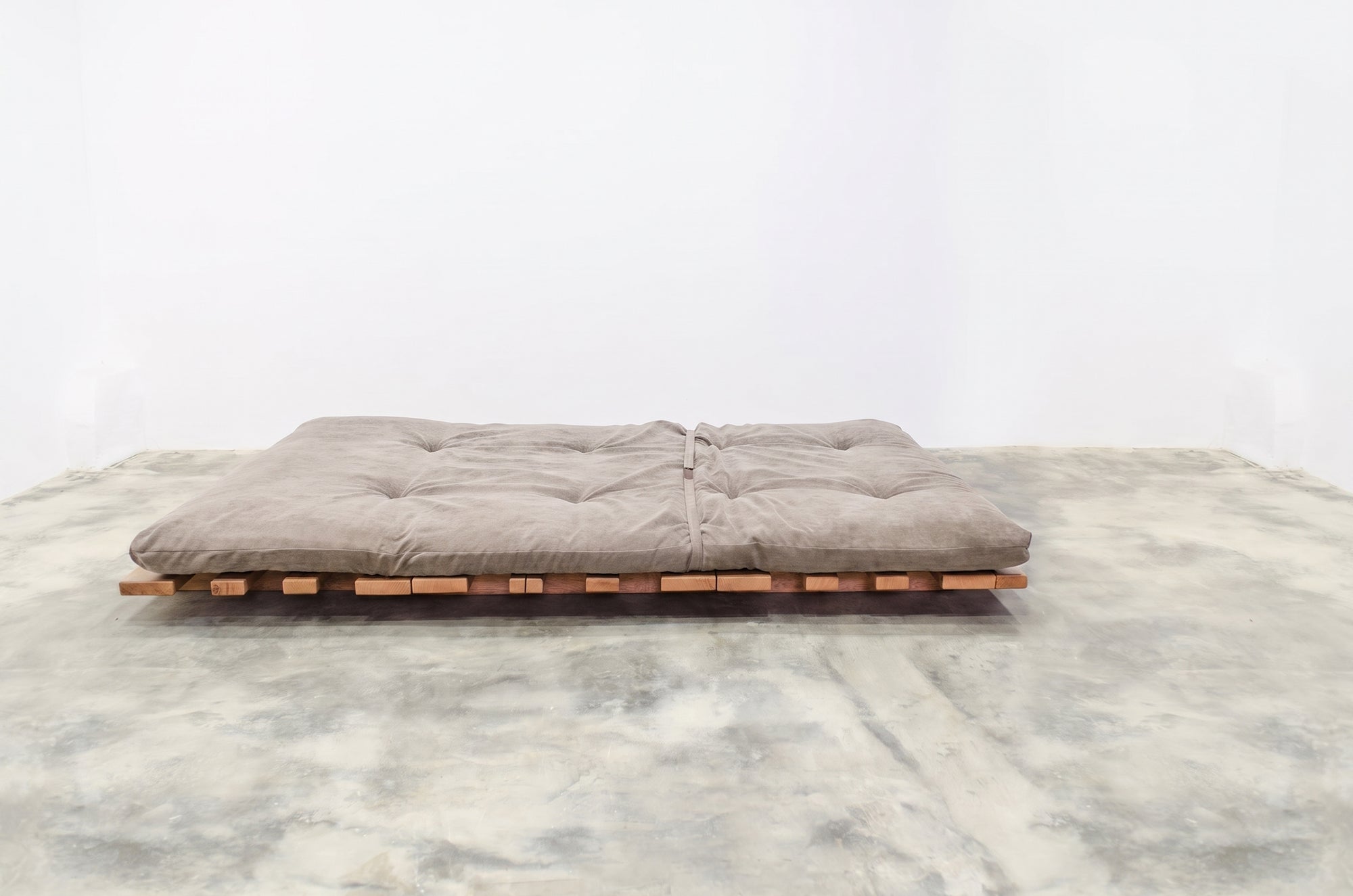 SOFÁ CAMA FUTON · Taupe · 2
