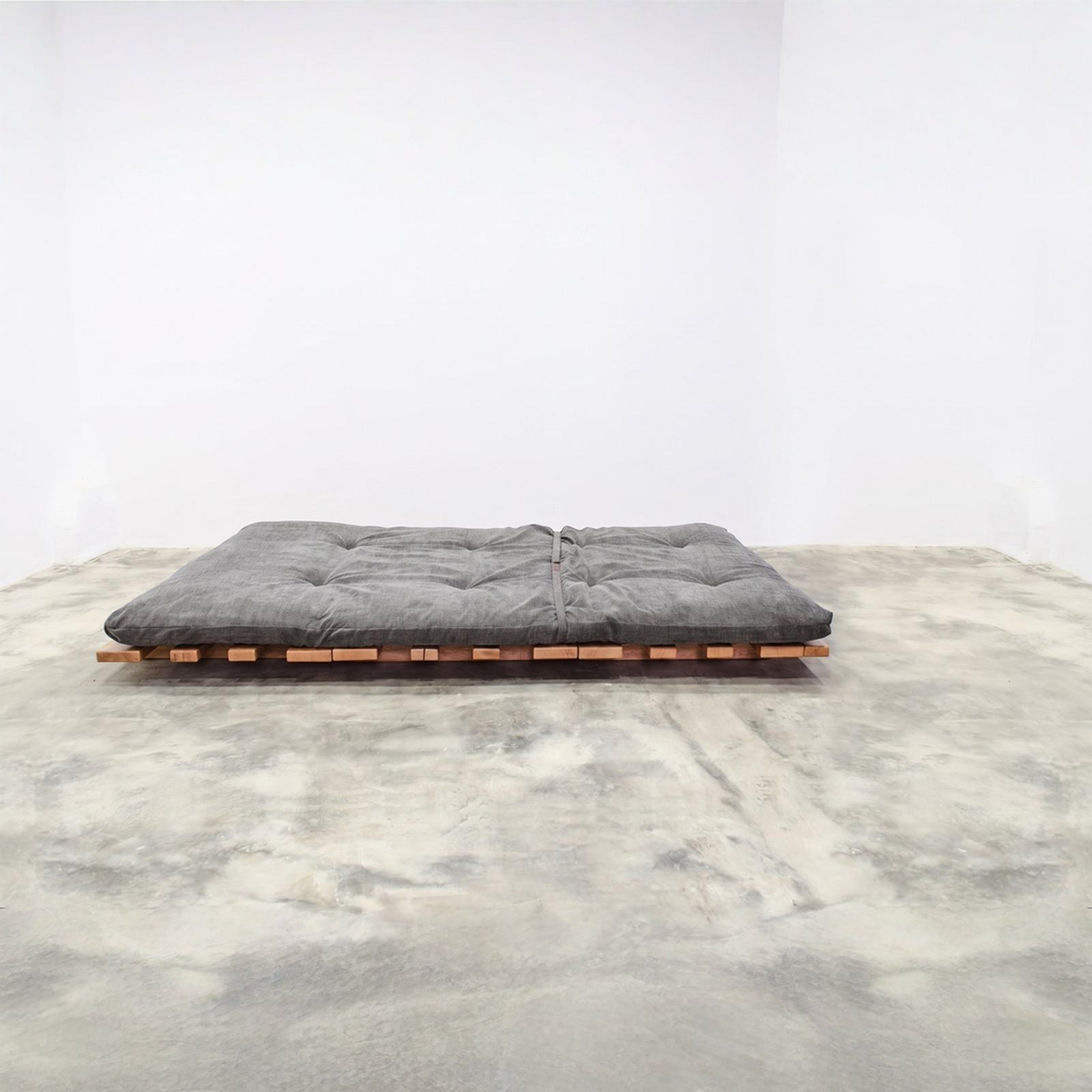 SOFÁ CAMA FUTON · Gris · 3
