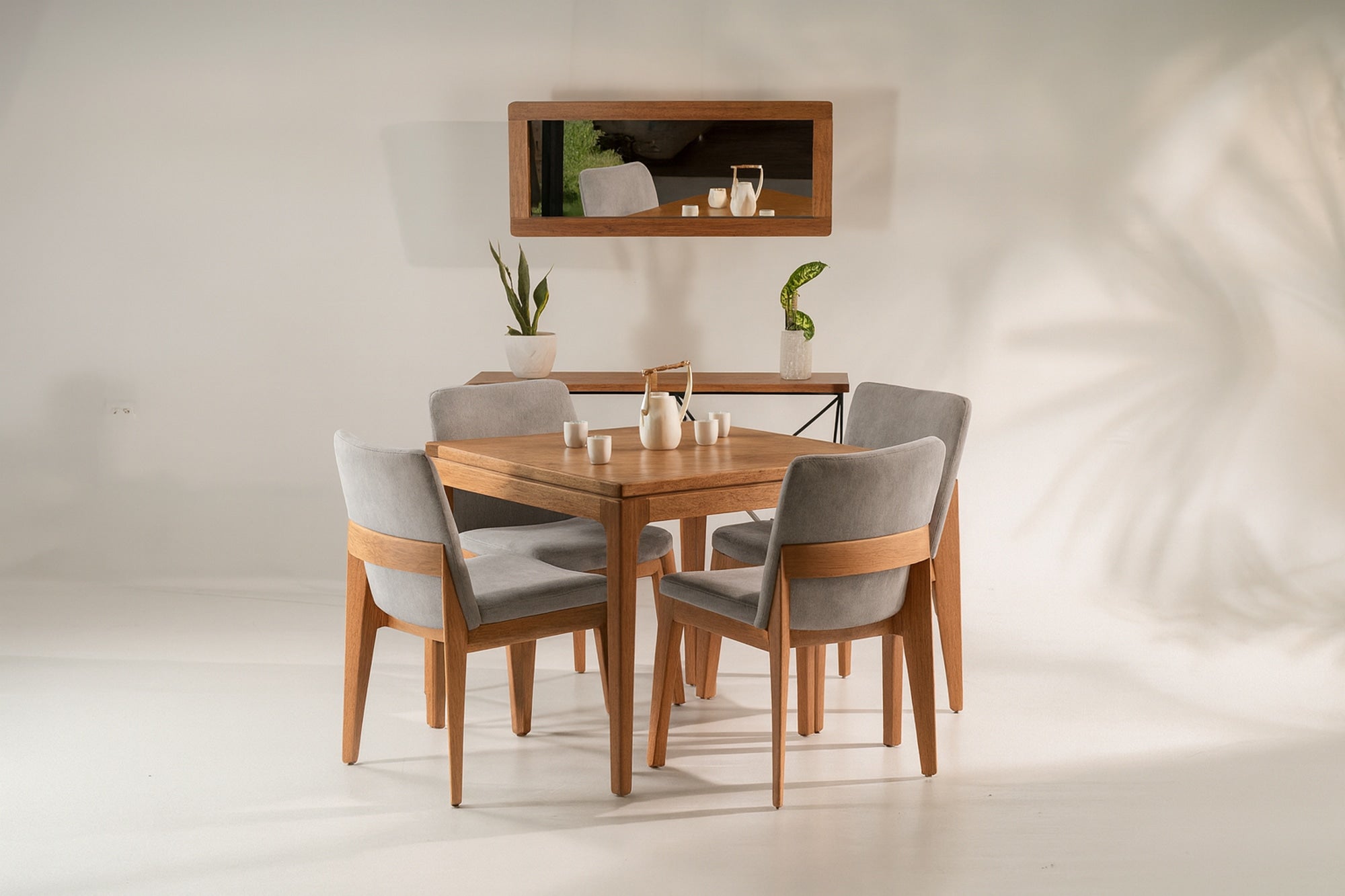 COMEDOR ILALO 4 PUESTOS · Plata · 4