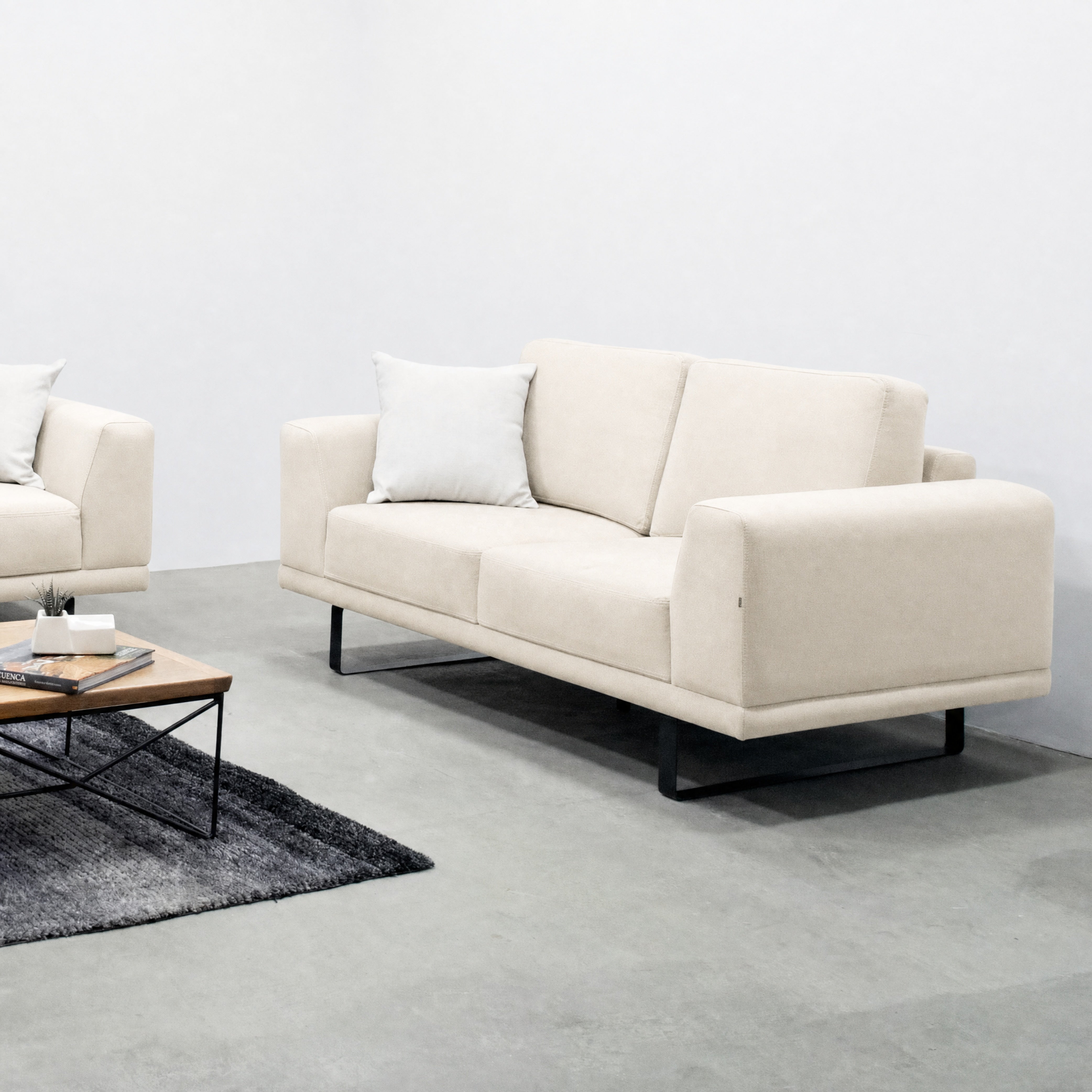 SALA PLUMA · Crema · 3