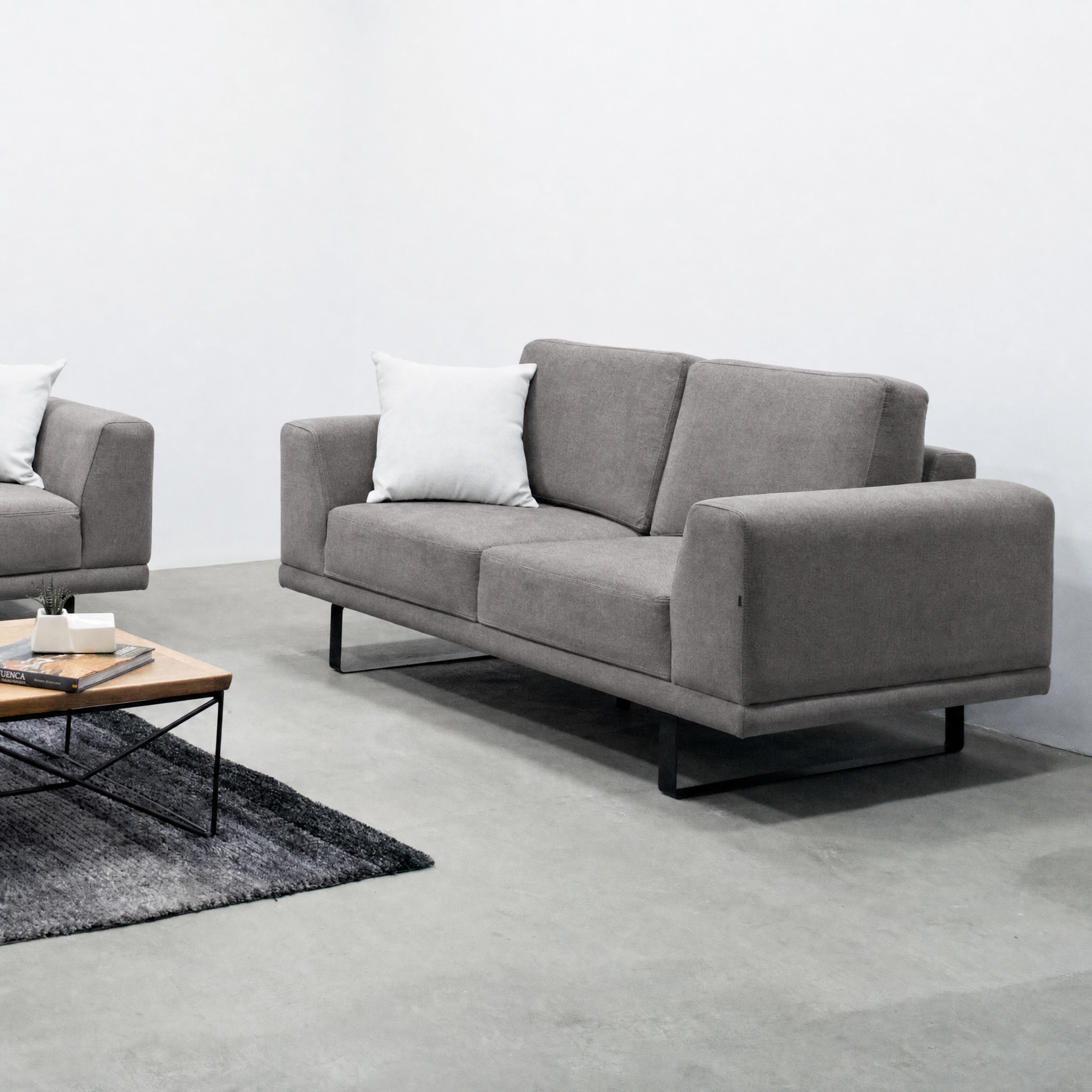 SALA PLUMA · Gris · 3