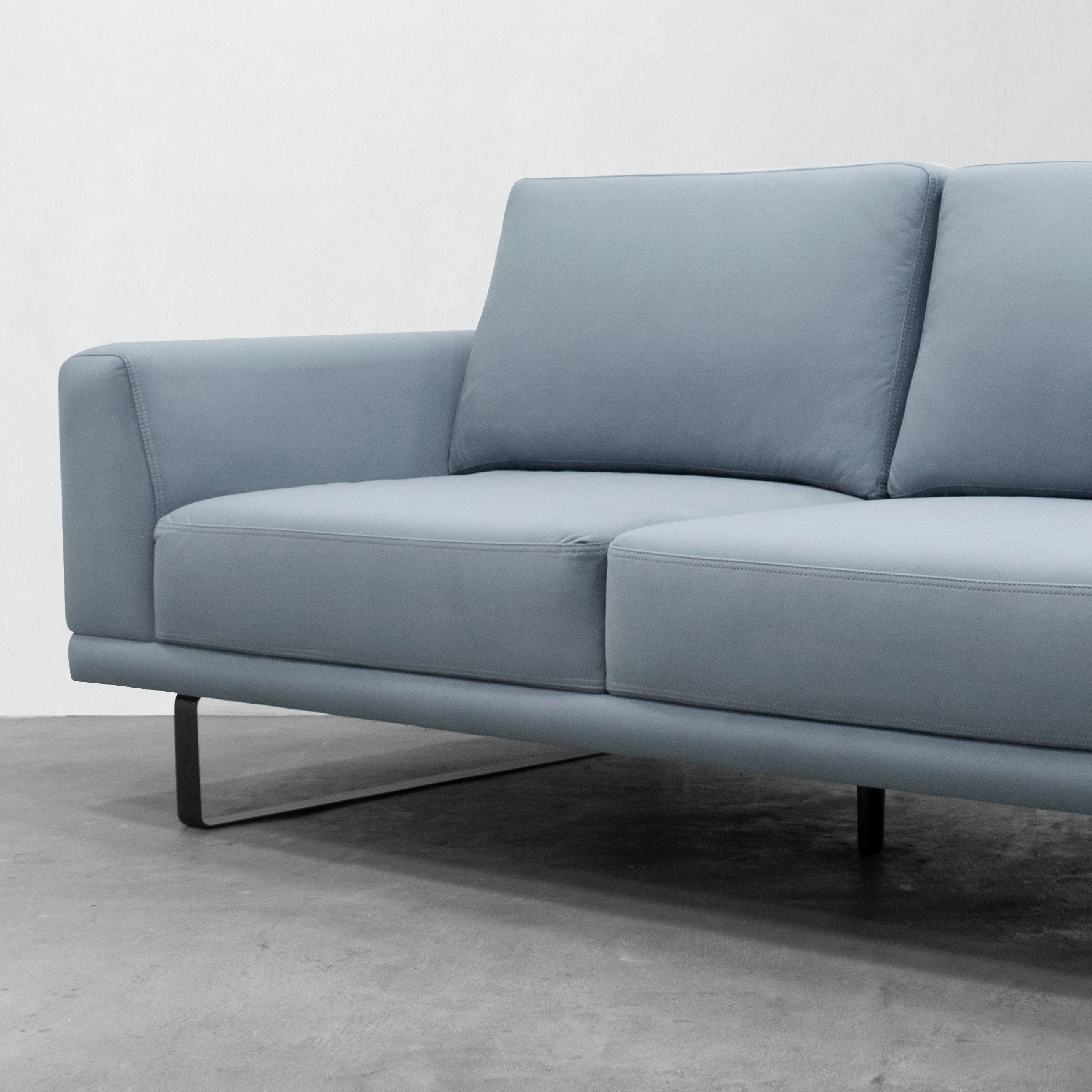 SOFÁ TRIPLE PLUMA · otro · 5fa9beb8